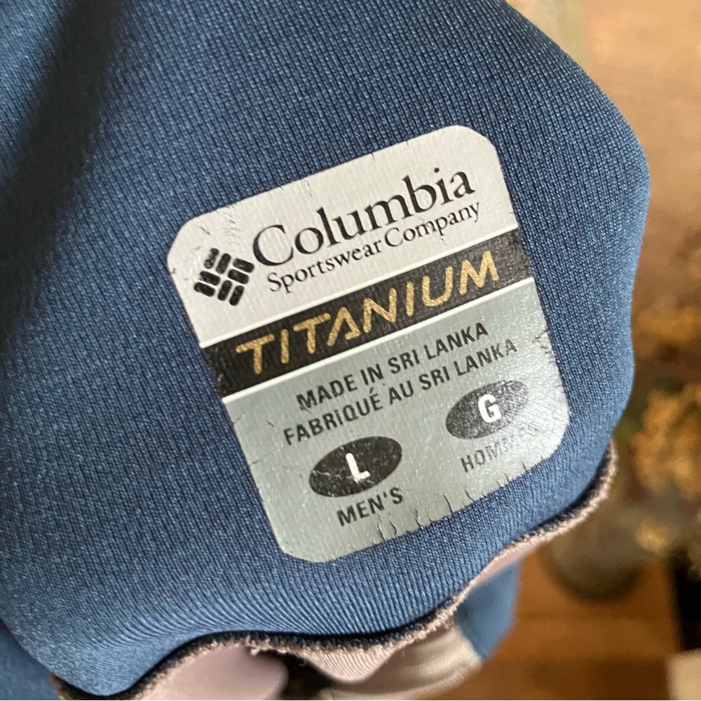 Columbia Sportswear Company Titanium Mens Short Sleeve Zip Shirt Size Large 036 - Picture 2 of 6